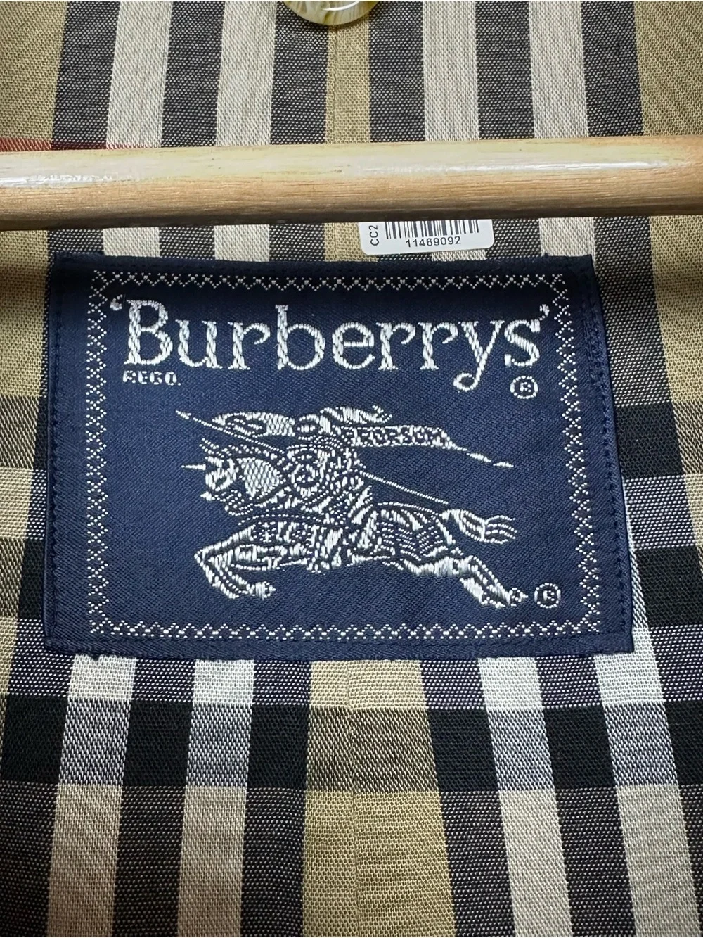 Vintage Burberry Trench Coat & Wool Lining Insert - Picture 4 of 12